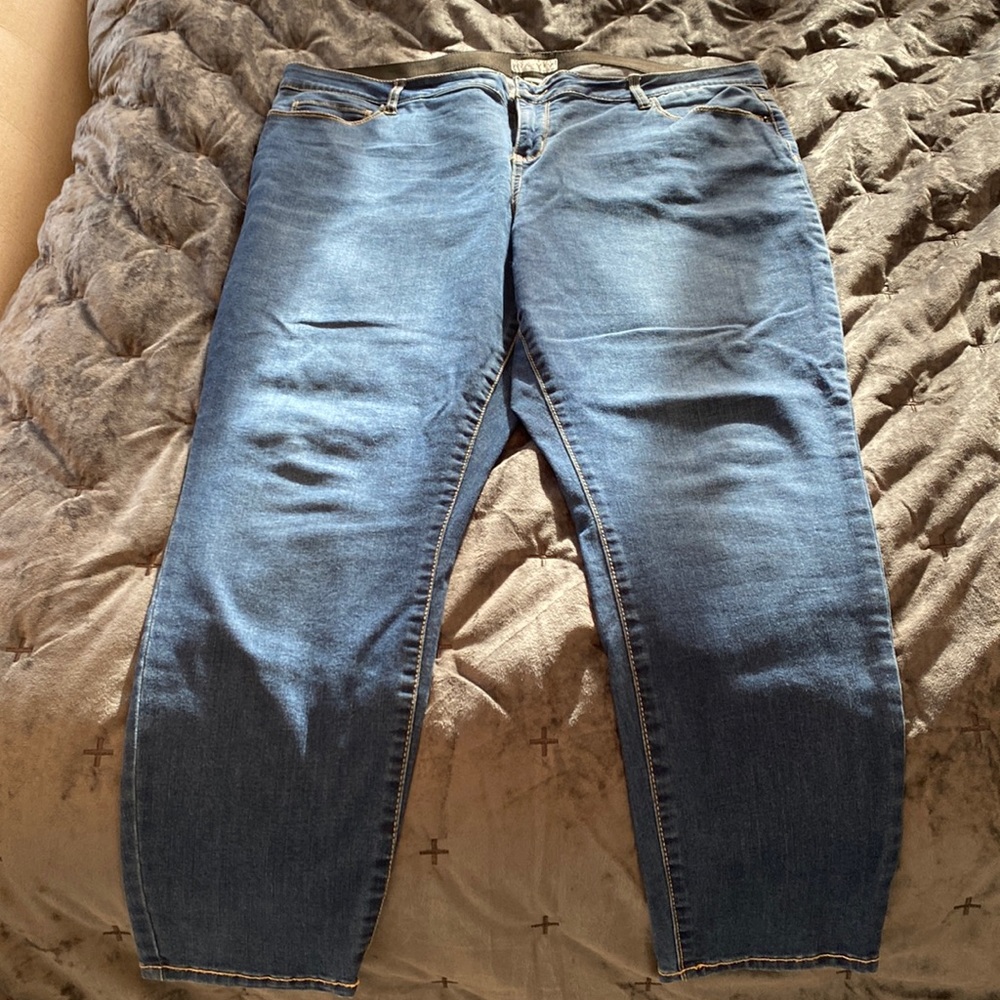 Ava & Viv women’s jeans.